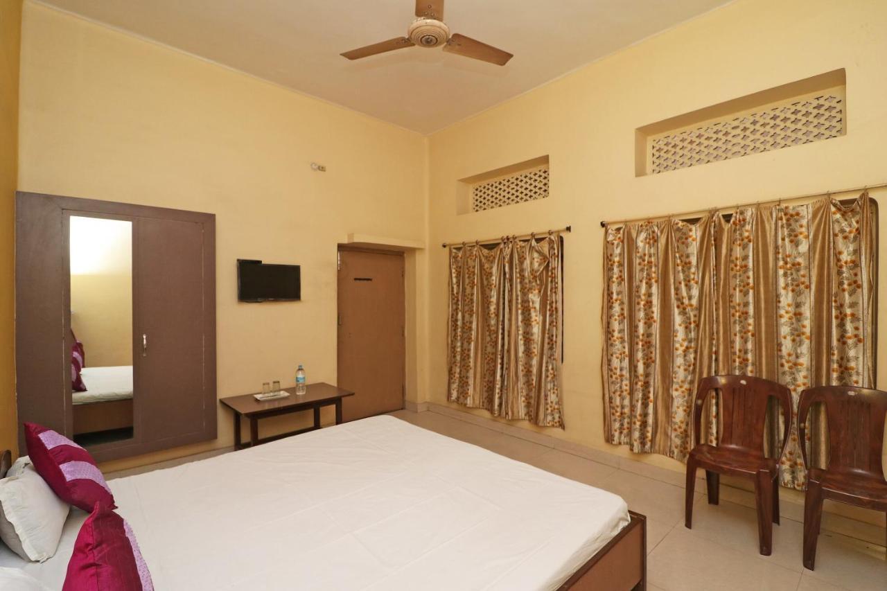 Spot On 39527 Hotel Saraogi Spot Gaya Exterior foto